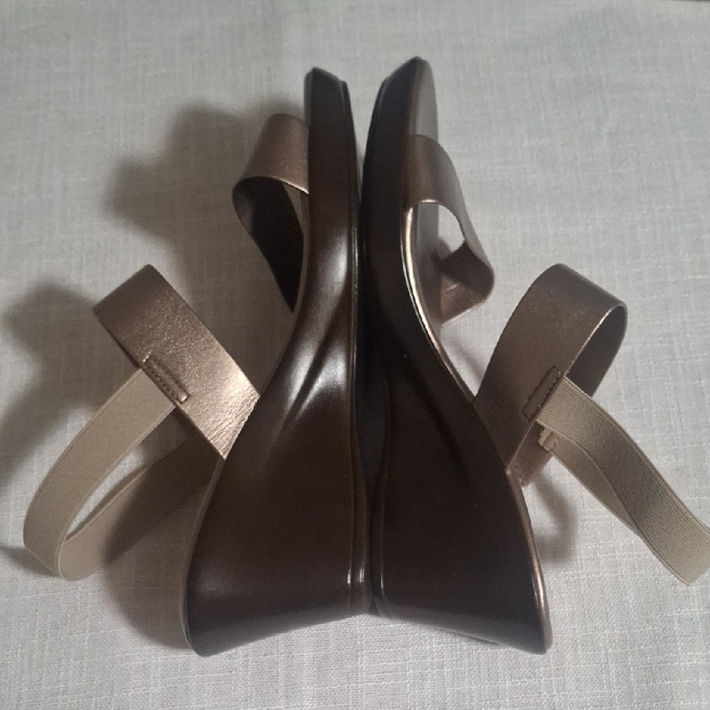 Italian Shoemakers Metallic Sandals - Picture 6 of 9